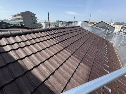 越谷市 S様邸 瓦屋根のケラバ、棟の補強と塗装